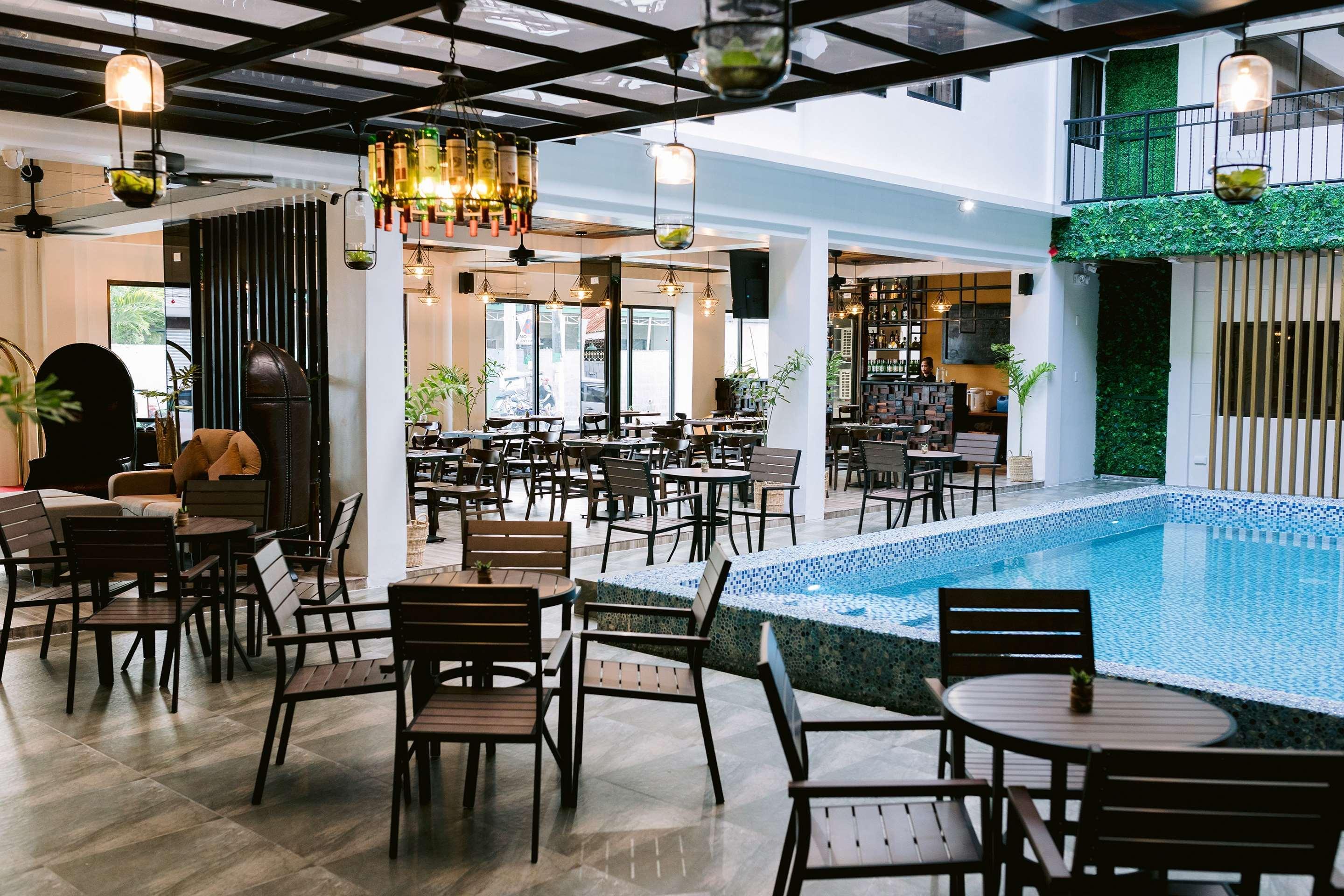 Surestay Plus Hotel By Best Western Ac Luxe Angeles City Bagian luar foto