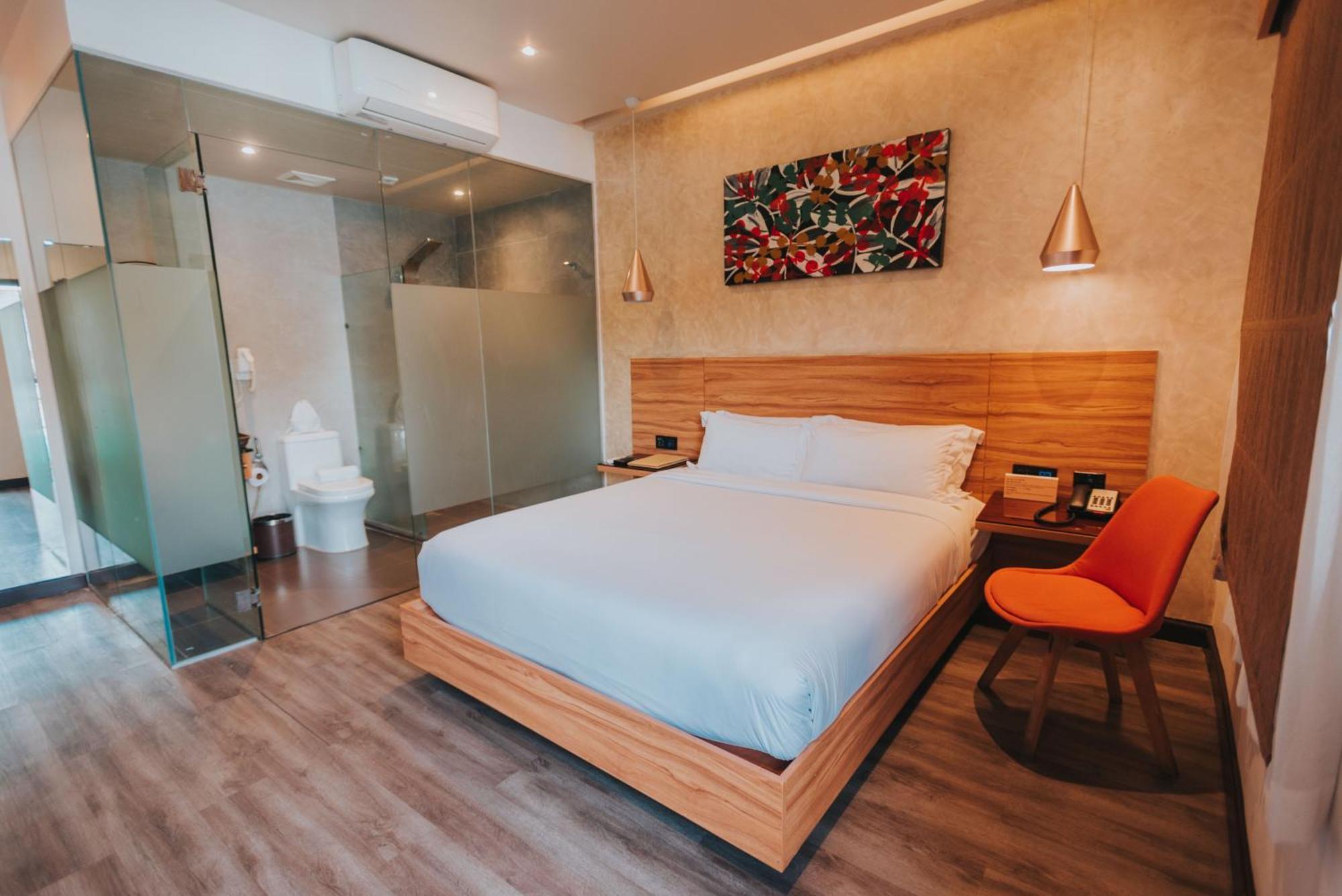 Surestay Plus Hotel By Best Western Ac Luxe Angeles City Bagian luar foto