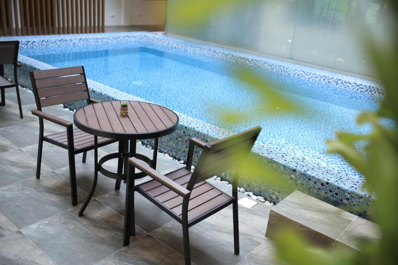 Surestay Plus Hotel By Best Western Ac Luxe Angeles City Bagian luar foto